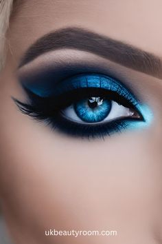 30 Best Smokey Eye Makeup Looks for Blue Eyes Prom Makup, Eye Makeup Images, Blue Smokey Eye, Face Charts, Make Up Tutorials, Prom Eye Makeup, Eye Makeup Looks