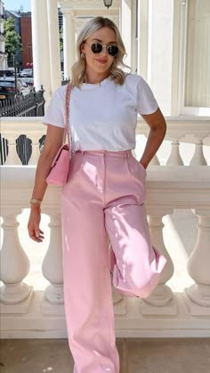 Pink Pants Outfit, Outfit Ideas Casual, Trouser Outfit, Uni Outfits, Elegante Casual, Pink Pants, Pink Outfits, Professional Outfits