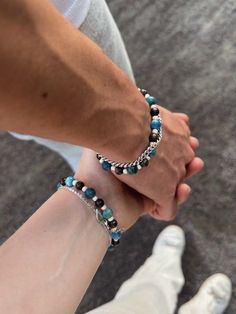 Gifts For Boyfriend Jewelry, Same Bracelets For Couples, Couple Jewelry Ideas, Bracelet Patterns Couple, Couple Matching Bracelets Diy, Eye Color Bracelet Trend Couple, Couples Beaded Bracelets, Couples Bracelet Ideas, Matching Couple Bracelets Beads