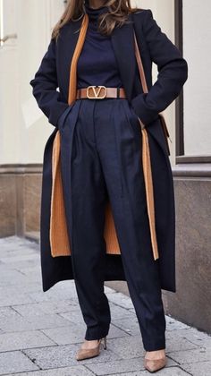 Navy Coat Outfit Winter Wear, Black And Navy Blue Outfit, Navy Winter Outfit, Navy Blue Winter Outfit, Navy Coat Outfit, Looks Street Style, Winter Fits, Coat Outfits, Mode Inspo