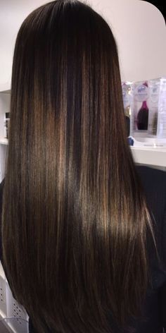 #HairGrowthTips #HairGrowth #HairGrowthTipsFaster #HairGrowthTipsForBlackWomen #HairGrowingTips #HairGloss #HairGoals #HairHighlights #HairHighlightsAndLowlights #HairHacks #HairHalfUpHalfDown #HairHighlightsForBlackHair #HairHighlightsForBrownHair #HairHealth #HairIdea Brown Hair Streaks, Brown Straight Hair, Latina Hair, Cool Hair, Wine Hair, Cute Hair Colors