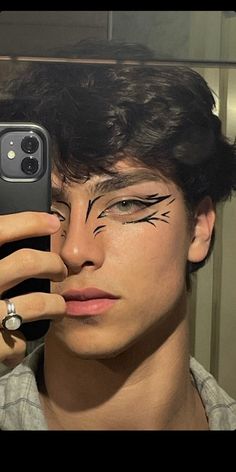 Halloweenský Makeup, Graphic Makeup, Rave Makeup, Makijaż Smokey Eye, Male Makeup, Dope Makeup, Eye Makeup Designs, Edgy Makeup, Creative Makeup Looks