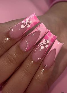 Summer Nail Inspo Tapered Square, Pink And White Nails Y2k, Long Summer Nails Designs, Nail Discount Ideas, Short Nails Acrylic Summer 2024, Y2k Hibiscus Nails, May Nails Ideas 2024 Square, Pink Nails Ideas 2024, Pink Nails Summer 2024