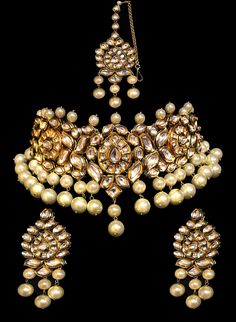 Modern Indian Jewelry - Kundan & Pearl bridal set Punjabi Bridal Jewelry, Modern Bridal Jewelry, Clear Gemstones, Indian Bridal Jewelry, Kundan Jewellery Set, Kundan Work, Pierced Ear, Kundan Jewelry, Kundan Choker