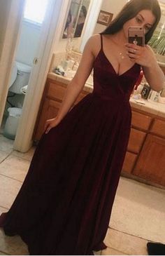 Wine red v-neck long ball gown, evening dress. Dress Pro, Burgundy Formal Dress, Burgundy Prom Dress, Prom Dresses Sleeveless, Backless Prom Dresses, Dress Chiffon