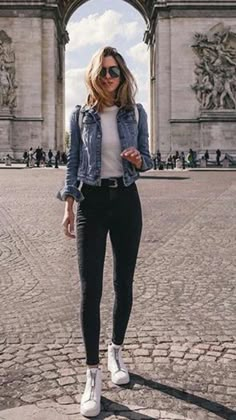 Cali Style Outfits, Rok Outfit, Jacket Outfit Women, Jean Jacket Outfits, Casual Work Outfits, Girls Fashion Clothes