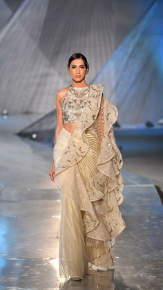 Haute Couture Indian, Modern Sari, Draping Fashion, Ruffle Saree, Sari Blouse Designs, Indian Gowns Dresses, Vogue India, Indian Bridal Outfits