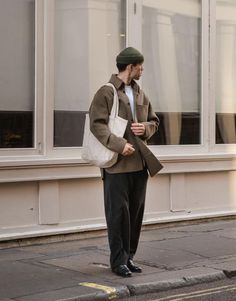 Minimal Fashion Men, Daniel Simmons, Minimalist Winter Outfit, Japanese Street Fashion Men, Men's Street Fashion, Uniqlo Style, Classy Streetwear, Aesthetic Outfits Men, Organic Fashion