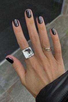 Chrome Nail Colors, Black Chrome Nails, Paznokcie Hello Kitty, Nagellack Trends, Chrome Nails Designs, Light Pink Nails, Silver Nail, Nagel Tips, Smink Inspiration