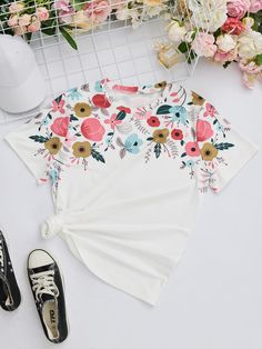 White Casual  Short Sleeve Polyester Floral  Embellished Slight Stretch  Plus Size Tops Plus Size T Shirts, Printed Tees, Plus Size Tops, White Shorts, Casual Shorts, Floral Print, Floral Prints