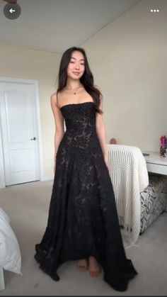 Black After Wedding Dress, Long Black Dress Prom, Graduation Dresses Black, Edgy Prom Dress, Emo Prom Dresses, Alt Prom, Black Prom Dress Long, Grunge Prom Dress, Hoco Fits