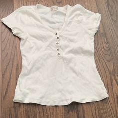 Soft. Size Small. Buttons Are Unbutton-Able. White Tee. Never Worn But No Tags Xmas List, White Button Up, White Tee, Things To Buy, Pretty Outfits, Button Up, Color White, Womens Tops, Tops & Tees