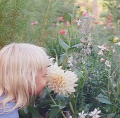 Poor Kids Aesthetic, Children Playing Aesthetic, Being Happy Aesthetic, Happy Person Aesthetic, Flower Child Aesthetic, Nostalgic Summer, Childhood Aesthetic, New Energy