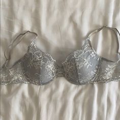 New And Never Worn Natori Lace Bra. Size 30ddd So Flattering Just Never Worn! Fitted Silver Bra, Elegant Gray Underwire Bra, Elegant Silver Underwire Bra, Elegant Fitted Silver Bra, Elegant Fitted Gray Bra, Silver Elegant Fitted Bra, Silver Blue, Lace Bra, Women's Intimates