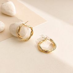 Twist Metal Circle Geometric Round Hoop Earrings Geometric Fashion, Casual Earrings, Twisted Metal, Metal Circle, Long Tassel Earrings, Retro Jewelry, Circle Earrings, Jewelry Earrings Hoops, Gold Hoop Earrings