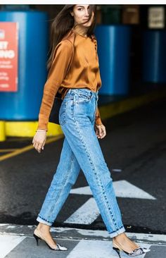 Kitten Heels Outfit, Basics Outfit, Giorgia Tordini, Bar Outfit, Style Casual Chic, Dressy Blouse, Denim Day, Boyfriend Jean, Spring Fashion Outfits