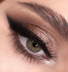 Instagram Magazine, Makeup Colorful, Makeup Tumblr, Dramatic Eye Makeup, Beauty Make-up, Colorful Eye Makeup, Makeup Guide, Make Up Looks, Eye Makeup Tips