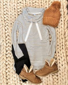 IG: @mrscasual | Cozy outfit for running errands Classy Fashion, Outfit Trends, Minimal Chic, Cozy Outfit, Mom Style, Fall Winter Outfits, Outfits Casuales, Look Fashion, Passion For Fashion