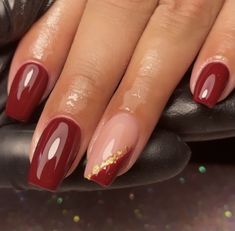 Red Gel Nails Designs Classy, Gold And Red Nails Ideas, Dark Red Nail Designs Burgundy, Red Nails Short Design, Red Gel Nails Ideas, Red Nails With Gold Flakes, Crveni Nokti, Nail Ideas Tips, Autumn Nails Red