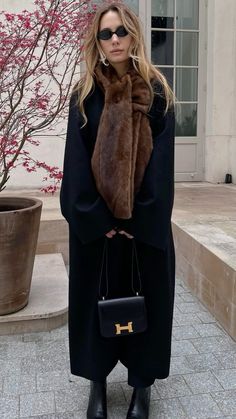 Minimalism Clothes, Slight Edge, Beautiful Style, Autumn Inspiration, Winter Looks, Winter Fashion, Autumn Winter, Fashion Inspo, Fall Winter