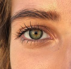 Green Gold Eyes, Eyes Close Up Aesthetic, Green Siren Eyes, Serum For Lashes, Olive Eyes, Natural Green Eyes, Lashes Serum, Light Green Eyes, Olive Green Eyes