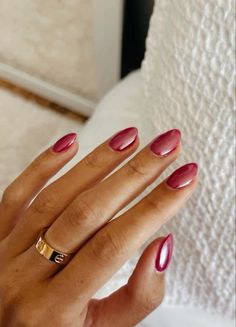 red fall almond shape nails chrome red big apple red fall nails inspo Nail Inspo Trendy Fall, Fall 24 Nails, Nail Designs Gradient, Neutral Fun Nails, Almond Shape Nail Ideas, Chrome Summer Nails, Summer Chrome Nails, Trending Nail Colors, Red Chrome Nails