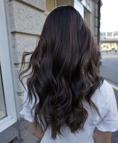 Black And Chocolate Hair, Current Hair Trends 2023 Long Hair, Burnett Hair Color Ideas For Fall 2023, Really Dark Brown Hair, Deep Brown Hair, Brown Hair With Lowlights, Black Hair Balayage, Dark Brunette Hair, Brown Hair Looks