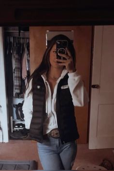 #western #westernaesthetic #vestweather #rodeo #cowgirl #outfitinspo Winter Western Outfits, Punchy Outfits, Race Outfit, Country Outfit, Casual Country Outfits, Cowgirl Style Outfits, Southern Outfits, Country Style Outfits, Rodeo Cowgirl