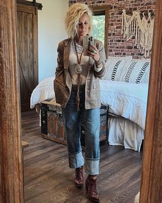 Kelly Pollitt, Wild Tribe Style, Bruce Boyer, Outfit Vaqueros, Wild Tribe, Tribe Fashion, Hippy Fashion, Walmart Outfits, Rodeo Style