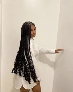 #braids #braidedhairstylesforblackwomen #braidsformen #braidsforblackwomen Smeduiem Knotless With Curls At The End, Knotless Braids With Curly Ends Peekaboo, Black Knotless Braids With Curls, Long Braids With Curly Ends, Medium Knotless Braids With Curly Ends, Boho Braids Natural Hair, Boho Box Braids, Braids Ideas