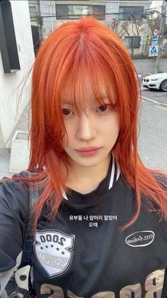 Pumpkin spice hair color CUTEST ORANGE HAIR COLOR IDEAS FOR GIRLS - COLOR DE PELO NARANJA Red Hair Japanese Girl, Cool Tone Orange Hair, Orange Hair Korean, Asian Orange Hair, Kpop Orange Hair, Orange Hair Asian, Orange Hair Aesthetic, Tone Orange Hair, Short Orange Hair