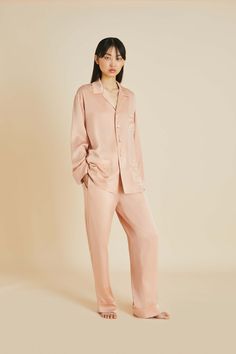 Pink Pyjamas, Olivia Von Halle, Wardrobe Solutions, Silk Pajama, Pink Pajamas, Shell Pink, Silk Pajama Set, Elegant Sets, Silk Pajamas