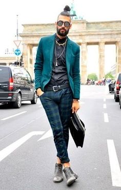 Худоба / удачно Teal Blazer, Scene Girl, Diesel Punk, Men's Street Style, Androgynous Fashion, Men Street, Plaid Pants, Mens Fashion Trends