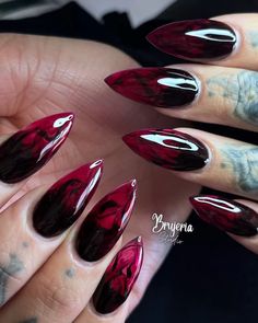 Vampire Fingernails, Devil Nails Halloween, Blood Nails Acrylic, Vampire Acrylic Nails, Red Gothic Nails, Halloween Nails Vampire, Witch Halloween Nails, Halloween Nails Bats, Bat Nail Designs