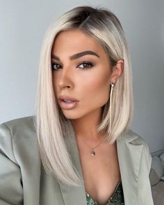 Latest Hair Color, Short Haircut Styles, Blonde Bob Cuts, Trendy Hair Color, Sleek Hairstyles, Short Blonde Hair, Long Bob, Hair Color Trends