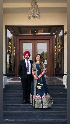 Tarsem Jassar, Punjabi Wedding Suit, Sikh Wedding Photography, Pakistani Bridal Lehenga, Sikh Bride, India Wedding, Indian Bride Outfits, Punjabi Jutti