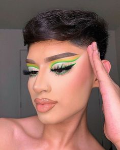 Green Yellow Makeup Look, Yellow And Green Makeup Looks, Neon Green Graphic Liner, Green Glam Eyeshadow, Neon Green Eyeshadow Looks, Green And Yellow Eyeshadow Looks, Lime Green Makeup Look, Yellow And Green Makeup, Green Yellow Makeup