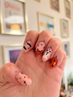 Disney halloween nails. Mickey ghost. Mickey pumpkin. Bats. Spooky. Spooky Sets, Disney Halloween Nails, Mickey Ghost, Disney Fall, Spooky Nails, Mickey Pumpkin, Aesthetic Nails, Cute Summer Nails