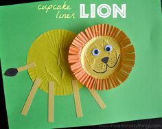 My 7-year old was the inspiration behind this craft when he asked me the other day if we could make a lion. My trusty cupcake liners came to mind when thinking about a lion’s mane and before we knew it we put together an adorable lion craft. {This post contains affiliate links, read our Disclosure Policy for … Snöflingor I Papper, Letter L Crafts, Cupcake Liner Crafts, Daniel And The Lions, Fox Crafts, Church Crafts, Plate Crafts, Lion Guard