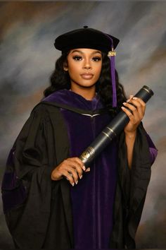 Entertainment Lawyer, Education Doctorate, Graduation Asthetic Photos, Graduation Cap Hairstyles Black Women, Lawyer Graduation Pictures, Law Graduation Pictures, Phd Graduation Photos, Doctorate Graduation Pictures