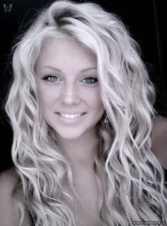 I want this. Beach Curls, Beach Wave Hair, Hair Envy, Beach Hair, Great Hair, Hair Waves, Hair Skin, Hair Dos, Perm