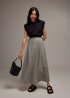 Gingham Maxi Skirt Outfit, Gingham Maxi Skirt, Gingham Skirt Outfit, 2025 Outfit, Gingham Outfit, Full Maxi Skirt, Gingham Skirt, Navy Gingham, Maxi Skirt Outfits