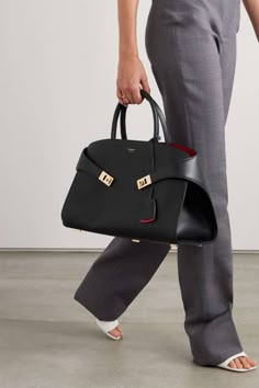 Hug Medium Leather Shoulder Bag Ferragamo Bag 2023, Ferragamo Bag, Dream Bags, Womens Designer Bags, Cross Body Bags, Fancy Bags, Designer Crossbody Bags, Winter Trends, Designer Shoulder Bags