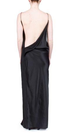 PLEASE NOTE THIS ITEM IS FINAL SALE Discover the elegance and sexiness of the Cusco Draped Silk Maxi Dress by Christopher Esber. This stunning gown features a draped silk cami design and an open back silhouette, adding a touch of edginess to its sophisticated style. The perfect addition to any formal event, this dress combines elegant drapery with a sexy edge. Details: Color: Black 100% silk Zip closure Open back Vendor Code: 24013269 Fits true to size Model is 5ft 5in and is wearing a size AUS Black Draped Dress, Back Silhouette, Elegant Draperies, Christopher Esber, Silk Cami, Lingerie Tops, Silk Maxi, Stunning Gowns, Silk Maxi Dress