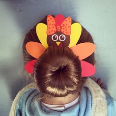 DIY toddler thanksgiving hairstyle    #thanksgiving #turkey #hairstyle #toddlerhair #festive #thanksgivingoutfit #spirit Thanksgiving Crazy Hair Day, Thanksgiving Hairstyles For Toddlers, Thanksgiving Hair For Kids, Turkey Hairstyles For Kids, Kids Thanksgiving Hairstyles, Toddler Thanksgiving Hairstyles, Hairstyle Thanksgiving, Turkey Hairstyle