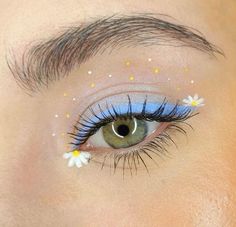 Bout Makeup, Artistic Eyeshadow, Moon Palette, Fairytale Creatures, Instagram Call, Flower Makeup, Cute Eye Makeup, Graduation Makeup, Graphic Makeup