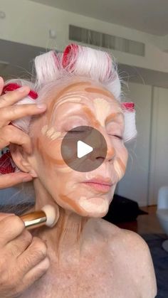 Facial Makeup Tutorial, Make Up For Old Women, How To Look Younger After 50, Make Up For Over 50, People Doing Makeup, Makeup Looks For Older Women Over 40, How To Apply Makeup For Over 50, Makeup For Older Women Over 50 Tutorial, Makeup For 50 Year Old Women