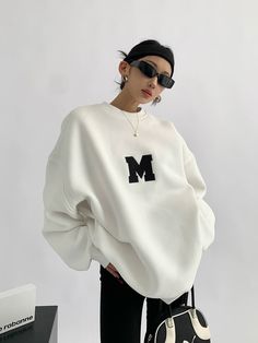 White Long Sleeve Sweater For Streetwear, White Long Sleeve Streetwear Sweater, White Sweatshirt For Leisure In Winter, White Sweatshirt For Leisure, Winter Season, White Winter Sweatshirt For Leisure, White Cotton Crew Neck Sweater, Trendy White Sweatshirt For Leisure, White Sweatshirt For Fall Leisure, White Cotton Sweatshirt For Winter