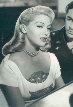 Lana Turner Hairstyles Elegant, 50s Hairstyles, Hollywood Vintage, 1940s Hairstyles, Vintage Hollywood Glamour, Lana Turner, Vintage Versace, Retro Hairstyles