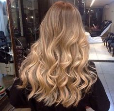 Womenswear Shoes, Summer Blonde Hair, Honey Blonde Hair, Blonde Hair Shades, Blonde Hair Looks, Hair Shades, Brown Blonde Hair, Long Blonde